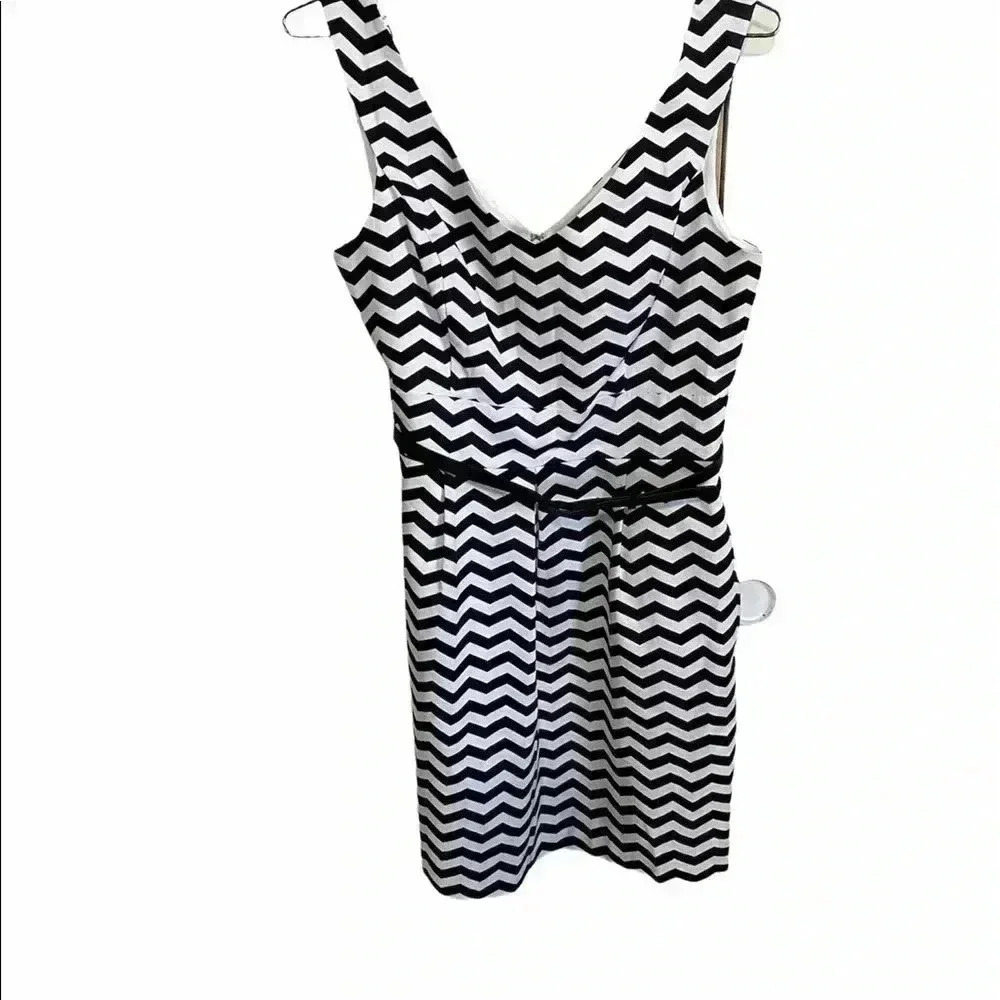 White House Black Market Black and White Zigzag Sleeveless Mini Dress - Picture 2 of 4